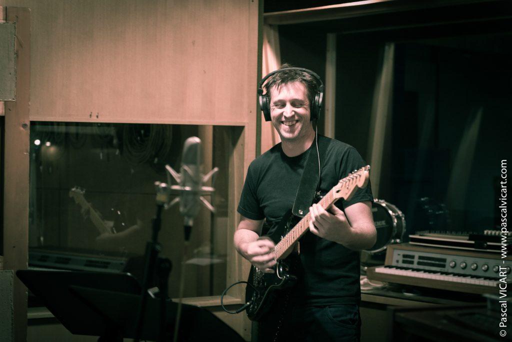 Cyril Amourette, compositeur, arrangeur et guitariste funcky et groovy