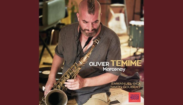 Olivier Temime sur la pochette de son album Marcenay - © Assaf Matarasso