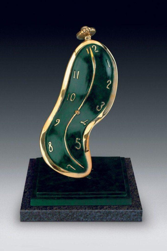 œuvre d'art de Salvador Dali, sculpture "Profil du temps" par Salvador Dali.