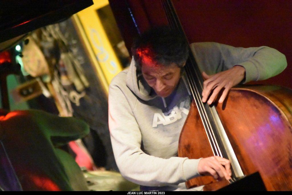 Samuel Hubert à la contrebasse, © Jean Luc Martin, 2023