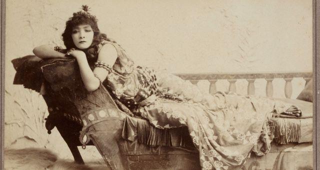 Napoléon Sarony, Sarah Bernhardt dans Cléopâtre, 1891, musée d’Orsay - RMN-Grand Palais (musée d’Orsay) / Hervé Lewandowski